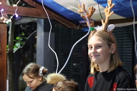 Miklavžev koncert na Osnovni šoli Toma Brejca napolnil dvorano do zadnjega kotička (25)